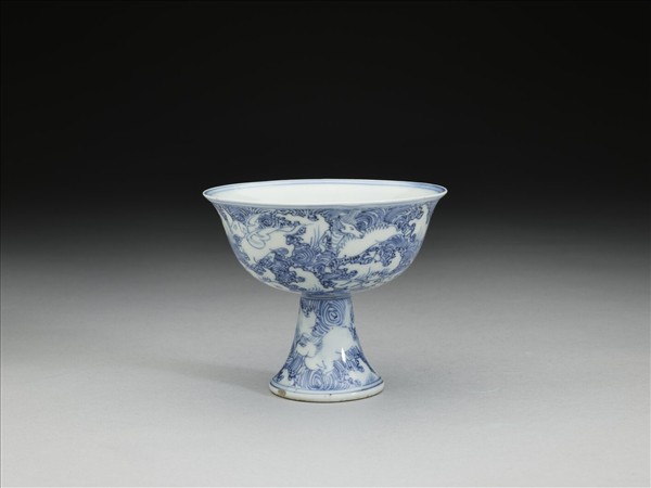 青花海獸紋高足杯