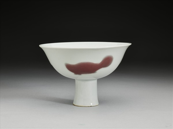 釉裡紅三魚高足碗