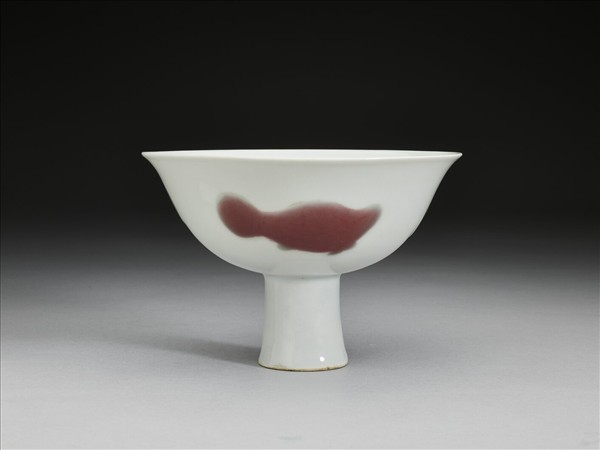 釉裡紅三魚高足碗