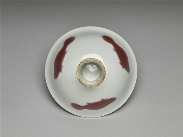 釉裡紅三魚高足碗