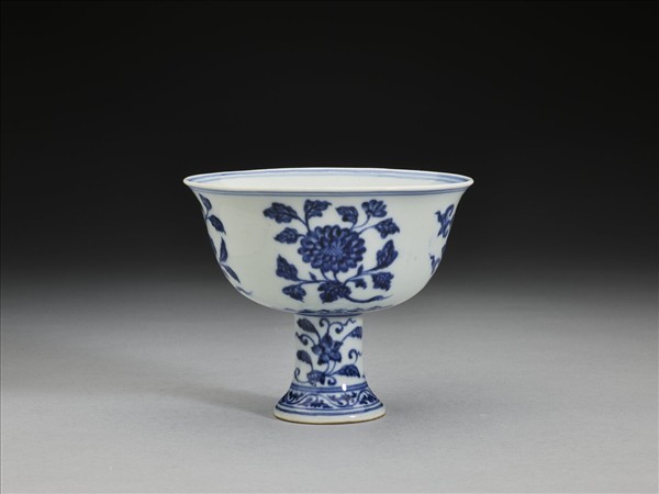 青花四季花卉紋高足碗