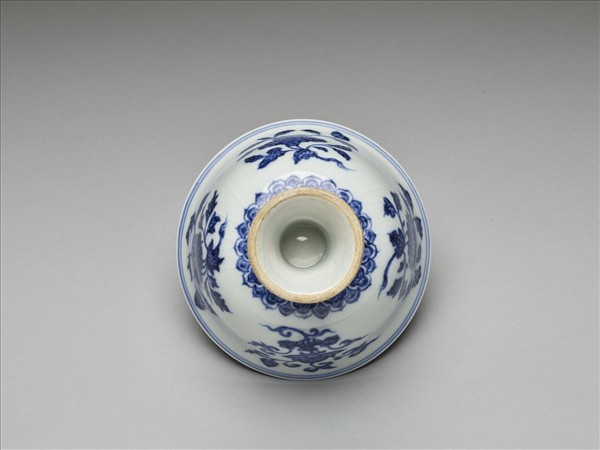 青花四季花卉紋高足碗