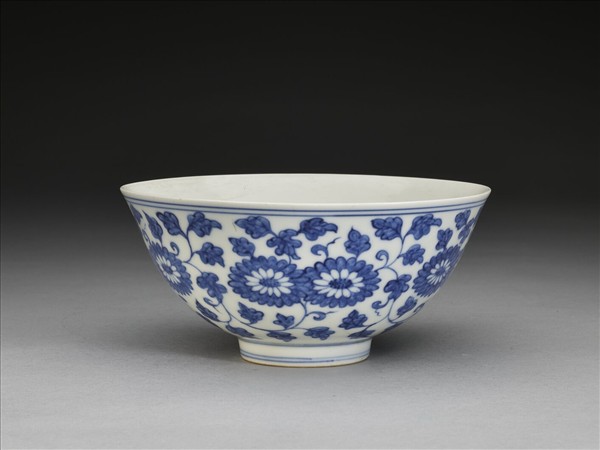 青花菊花紋碗