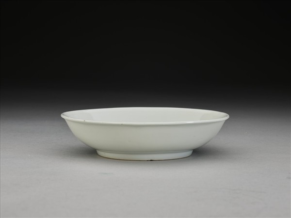 甜白釉碟