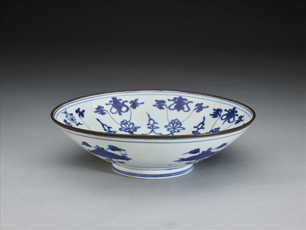 青花番蓮八寶碗