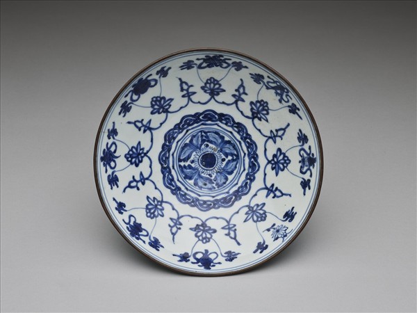 青花番蓮八寶碗