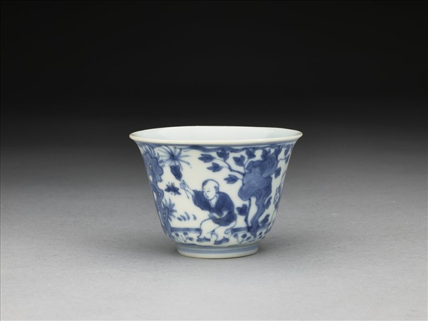 青花嬰戲圖杯