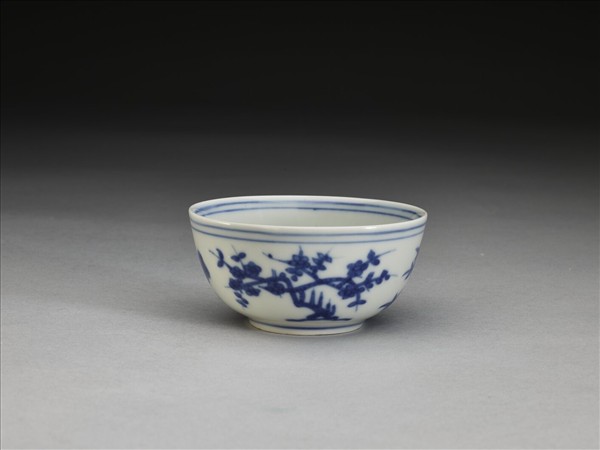 青花歲寒三友圖杯