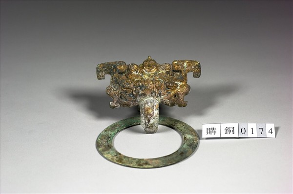 銅鎏金人面紋鋪首