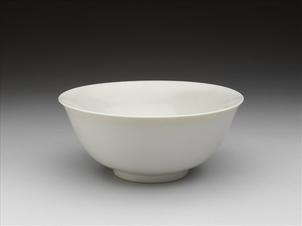甜白釉碗