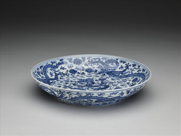 青花穿花龍紋盤