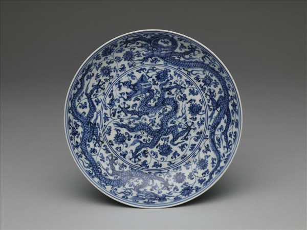 青花穿花龍紋盤