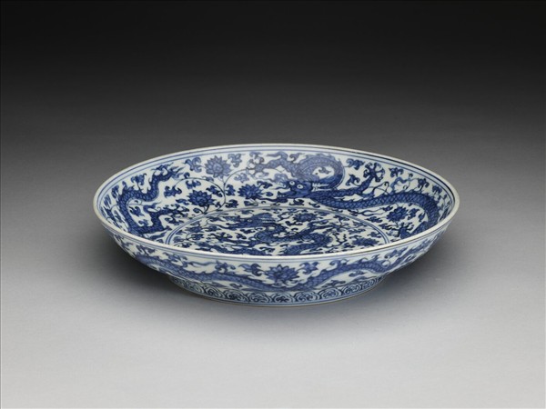 青花穿花龍紋盤