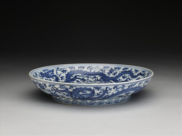 青花穿花龍紋盤