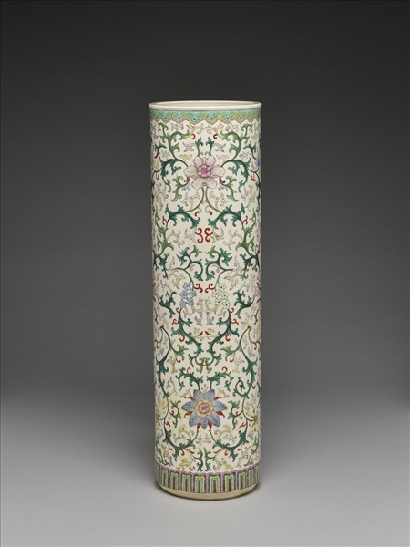 粉彩纏枝花卉紋花插