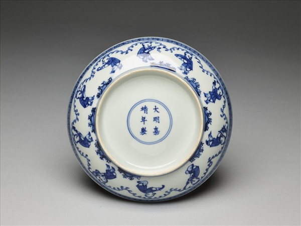 青花嬰戲圖盤