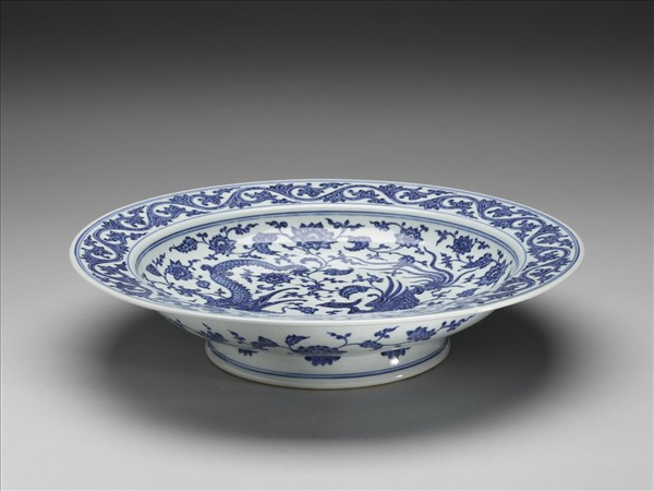 青花番蓮龍鳳紋盤