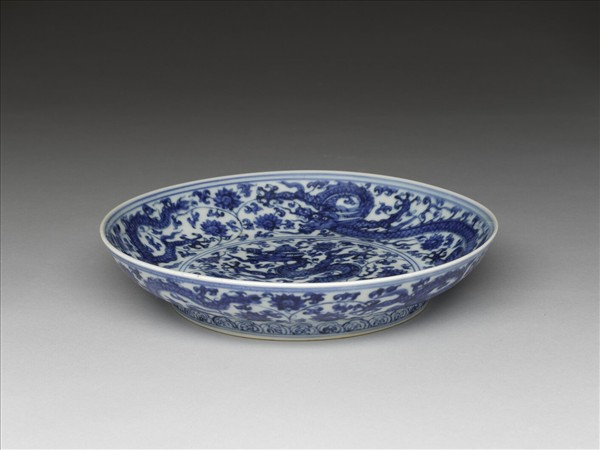 青花穿花龍紋盤