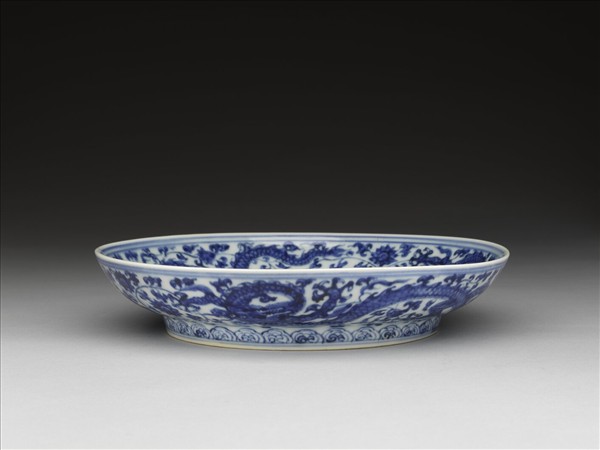 青花穿花龍紋盤