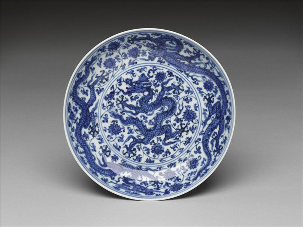 青花穿花龍紋盤