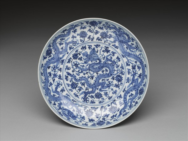 青花穿花龍紋盤