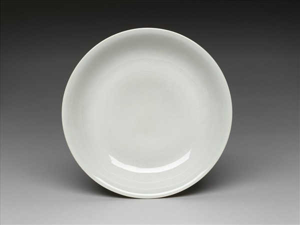 黃地綠彩雙龍戲珠紋盤