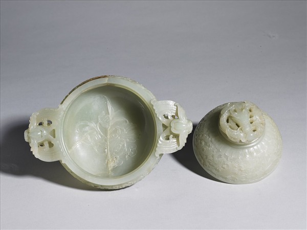 玉雕番蓮活耳爐