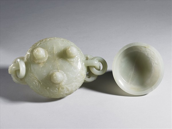 玉雕番蓮活耳爐