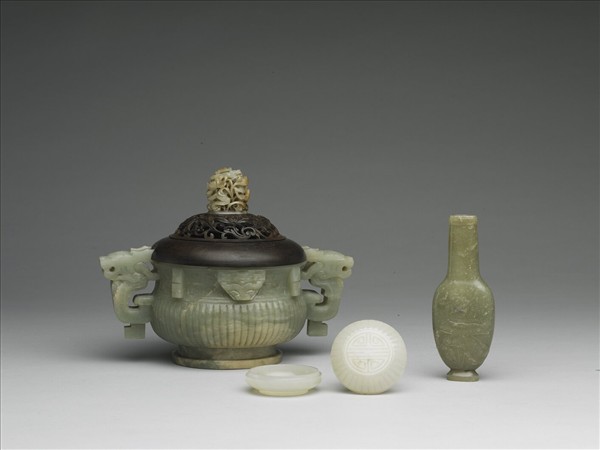 玉直棱紋簋形爐