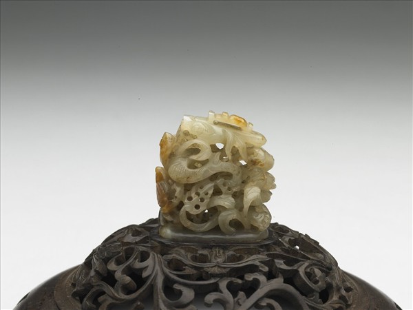 花間行龍紋玉頂