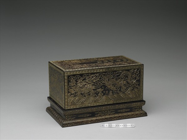 填金雲龍紋紫檀木盒