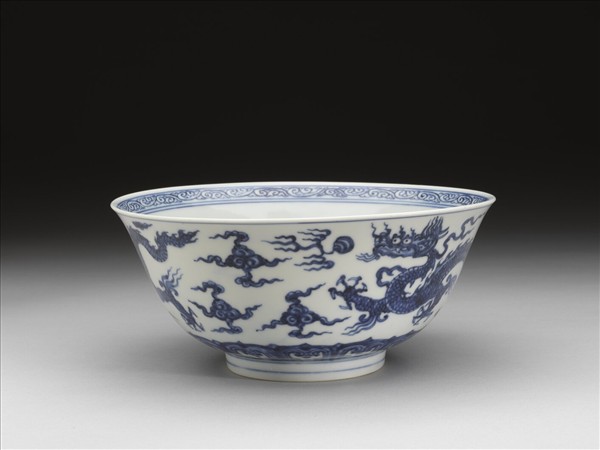 青花雙龍戲珠紋碗