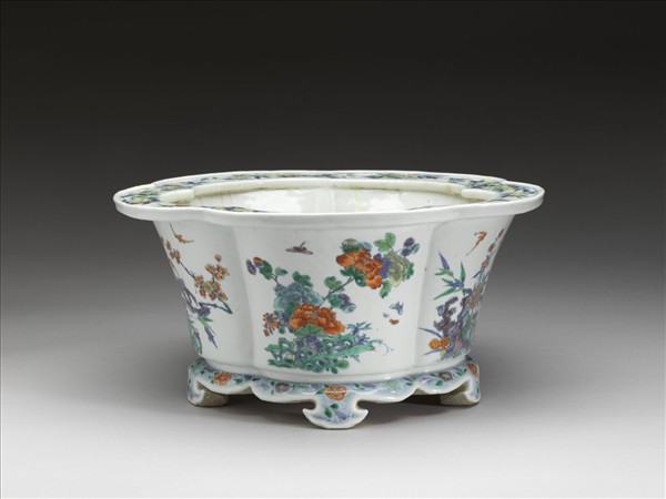 五彩花蝶紋梅花式花盆