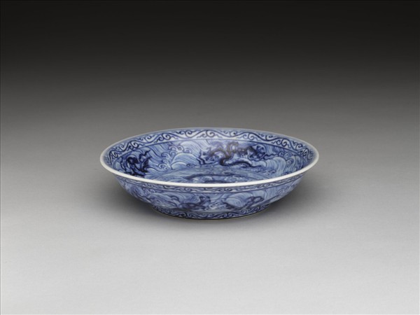 青花波濤海獸紋盤