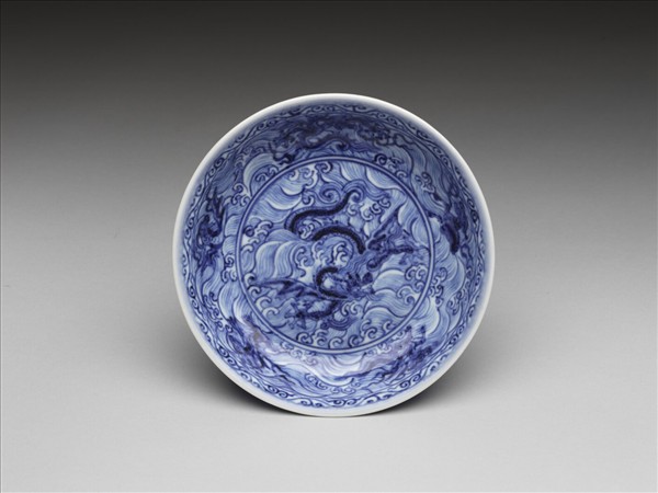 青花波濤海獸紋盤