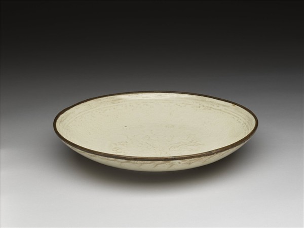 定窯 白瓷印花番蓮紋盤