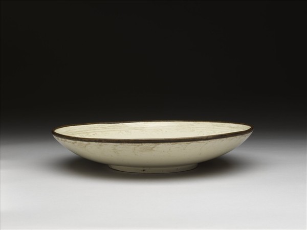 定窯 白瓷印花番蓮紋盤