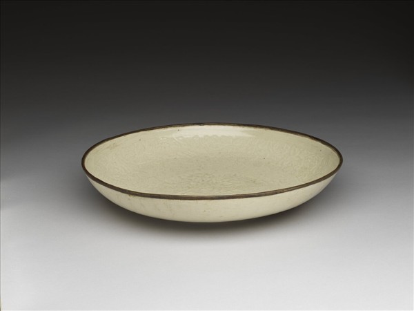 定窯 白瓷印花番蓮紋盤