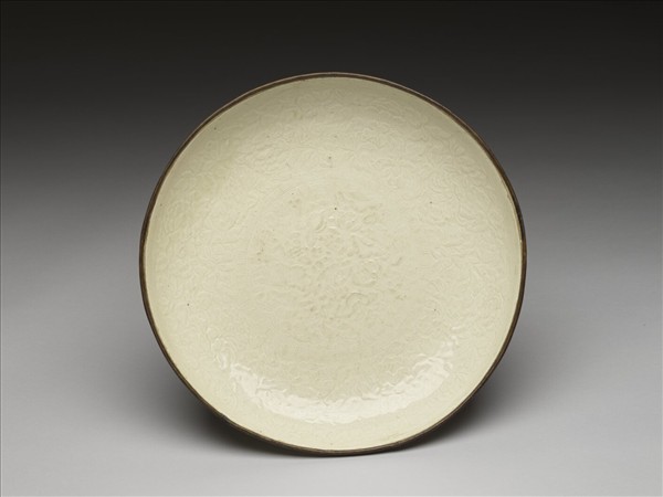 定窯 白瓷印花番蓮紋盤