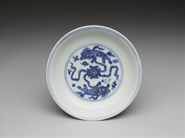 青花獅子紋盤