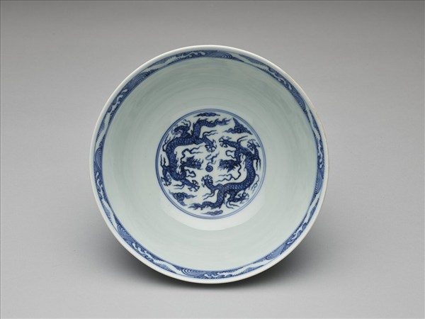 青花雲龍紋碗