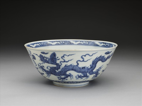 青花雲龍紋碗