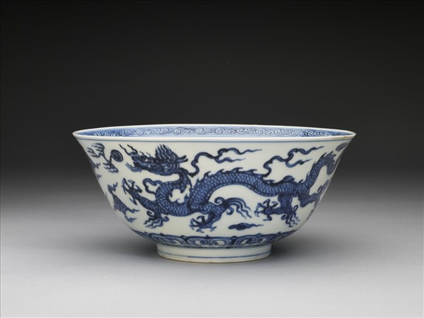 青花雙龍戲珠紋碗
