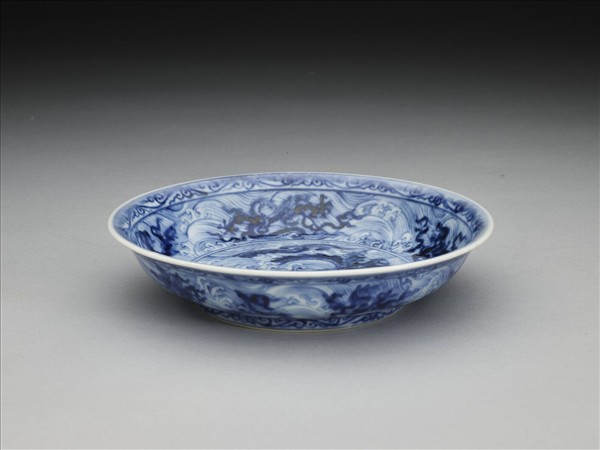 青花波濤海獸紋盤