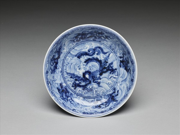 青花波濤海獸紋盤