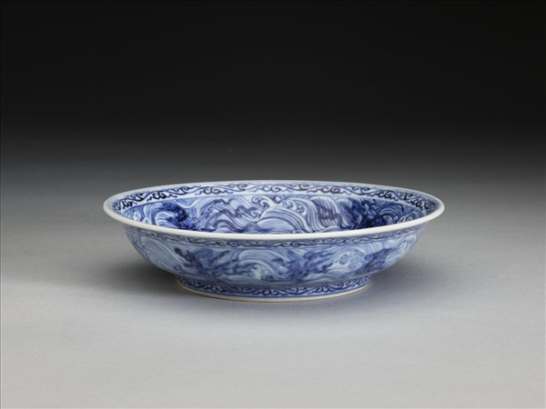 青花波濤海獸紋盤