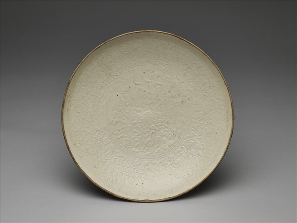 定窯 白瓷印花番蓮紋盤