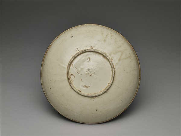 定窯 白瓷印花番蓮紋盤