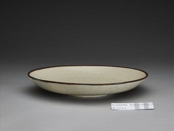 定窯 白瓷印花番蓮紋盤