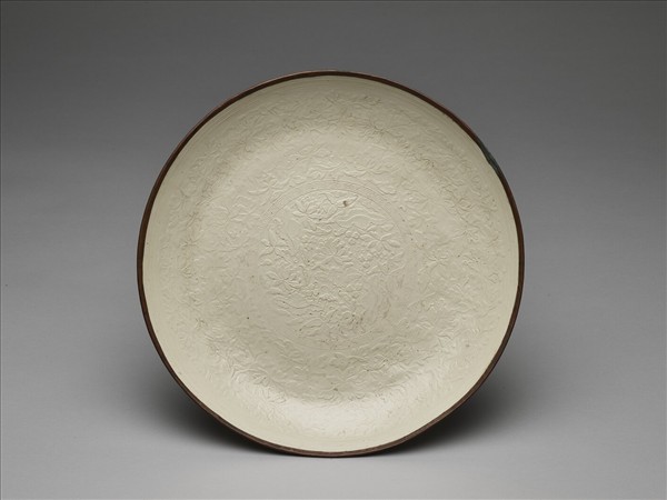 定窯 白瓷印花番蓮紋盤
